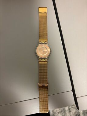 Swatch Skin Hello Darling- Women’s watch